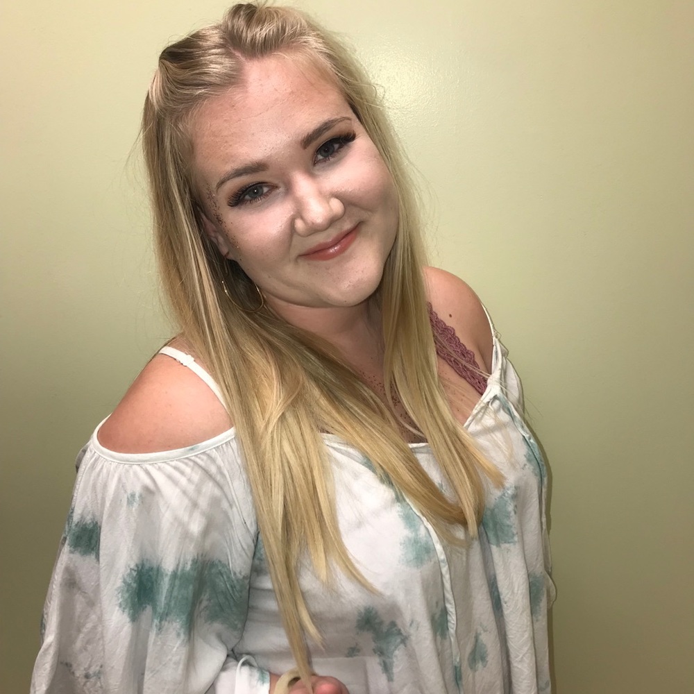 Meet your Posher, Caroline